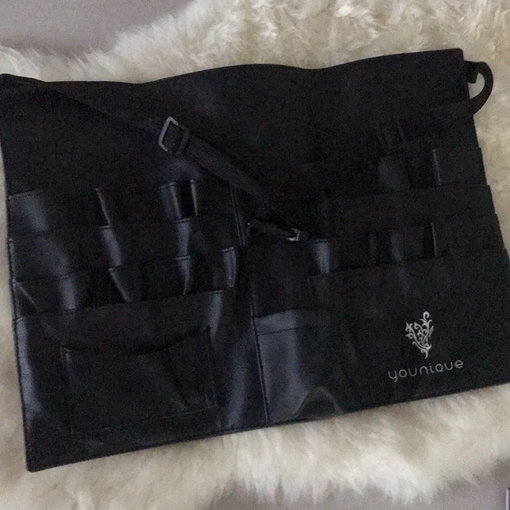 Younique Makeup artist apron - Picture 3 of 8